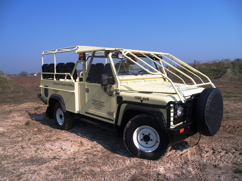 Pojazdy Specjalne Land Rover / Artykuły / Terenowe Auta