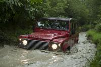 2013 Land Rover Defender – kilka nowości na nowy rok modelowy