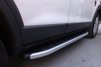 Funkcjonalne stopnie boczne i podesty w SUV-ach